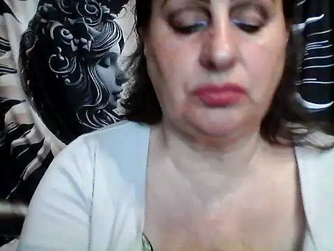 LoaqLovew online show from 04.25.26