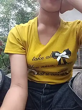 Snapshot of Rosie_LoveUU chatting on 05.21.26 Rosie LoveUU online show from 05.21.26