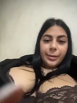 Snapshot of LilyLovell chatting on 04.30.26 LilyLovell online show from 04.30.26