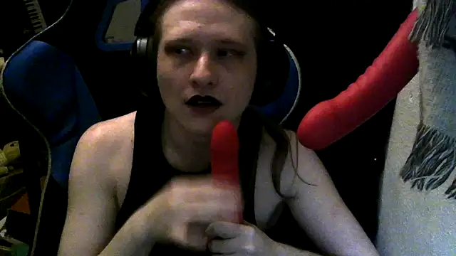 Snapshot of CutieBite chatting on 04.28.26 CutieBite online show from 04.28.26