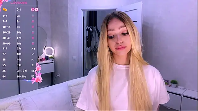 Mooniesiesita online show from 06.17.26