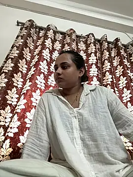 LUNA QUEEN95 online show from 04.28.26