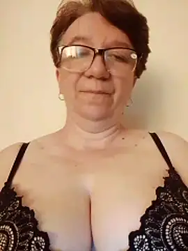 KetQueen101 online show from 05.18.26