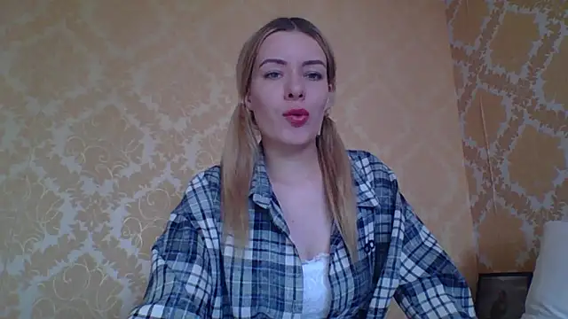 Softy Aura  online show from 06.16.26