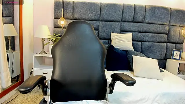 chloe rhoades online show from 07.09.26
