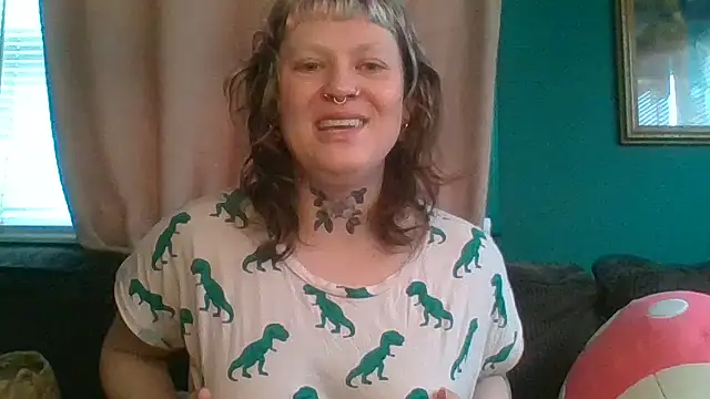 Snapshot of RosieSwitchBitch chatting on 05.14.26 RosieSwitchBitch online show from 05.14.26