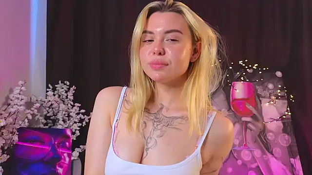 AveriRigby online show from 05.08.26