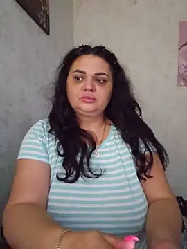 Snapshot of -CUTE-EVVIL- chatting on 06.12.26 -CUTE-EVVIL- online show from 06.12.26