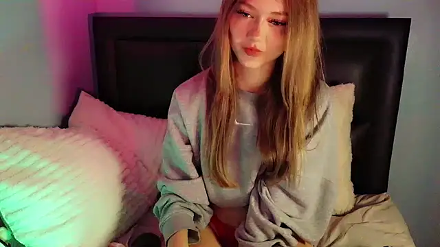 Snapshot of Finally18Cicii chatting on 06.01.26 Finally18Cicii online show from 06.01.26