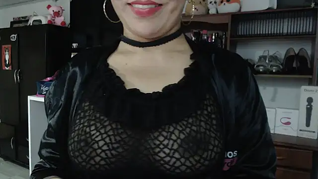Snapshot of nadia__abaud chatting on 02.08.25 nadia  abaud online show from 02.08.25