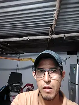 chicolargo17 online show from 05.10.26