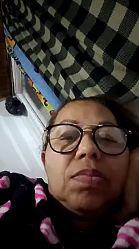 Snapshot of Ladymilf12 chatting on 07.30.26 Ladymilf12 online show from 07.30.26