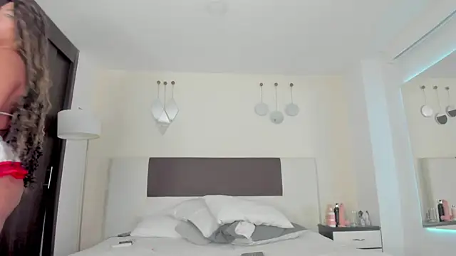 Sky Loren online show from 05.15.26