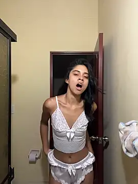 mia moonna online show from 05.21.26