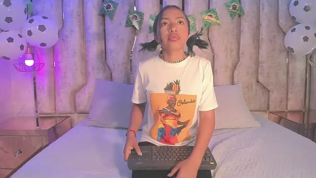 chica nocturna25 online show from 06.24.26
