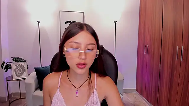 Snapshot of Nikky_sweett_ chatting on 05.11.26 Nikky sweett online show from 05.11.26
