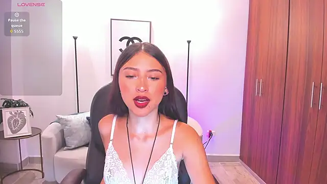 Snapshot of Nikky_sweett_ chatting on 05.23.26 Nikky sweett online show from 05.23.26