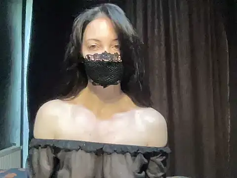 LillyRoux  online show from 04.29.26