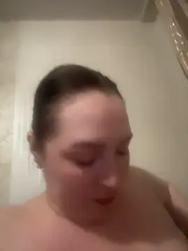 LoraineMiles online show from 05.02.26