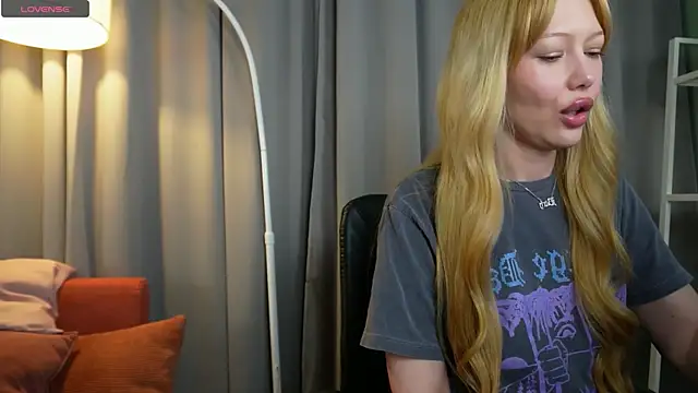  Mila Luna  online show from 05.18.26