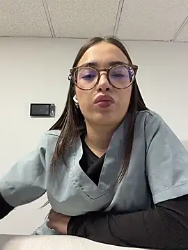 Snapshot of Sweet_Milaa1 chatting on 07.15.26 Sweet Milaa1 online show from 07.15.26
