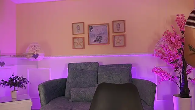 VioletJoness  online show from 06.02.26