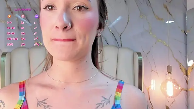 Hannah Lane online show from 05.08.26