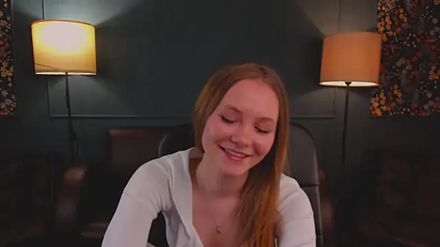 Snapshot of FloraLarsson chatting on 05.02.26 FloraLarsson online show from 05.02.26