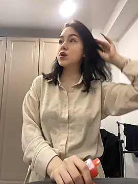 Mimi Shine online show from 05.18.26