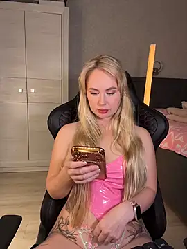 Kitty-Kelsi online show from 06.12.26
