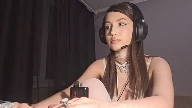 Katrinethequeen online show from 04.30.26