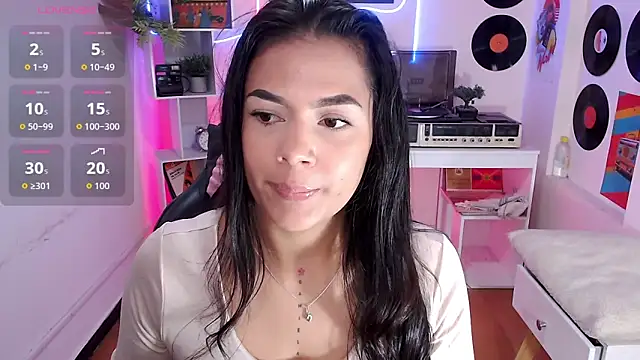 Snapshot of Duulce_mia chatting on 06.13.26 Duulce mia online show from 06.13.26
