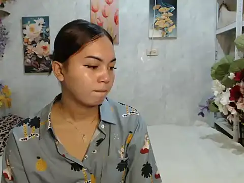 Snapshot of ur_asiankat chatting on 06.24.26 ur asiankat online show from 06.24.26