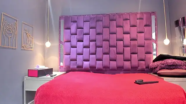AlesiaLara online show from 06.25.26