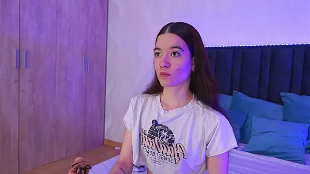 Snapshot of LucyFlame chatting on 06.08.26 LucyFlame online show from 06.08.26
