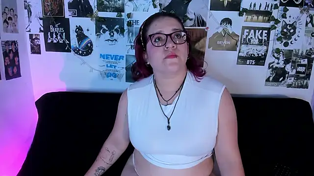 Snapshot of helleen21 chatting on 06.11.26 helleen21 online show from 06.11.26