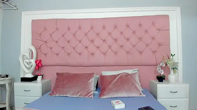 SarahDoll   online show from 06.17.26