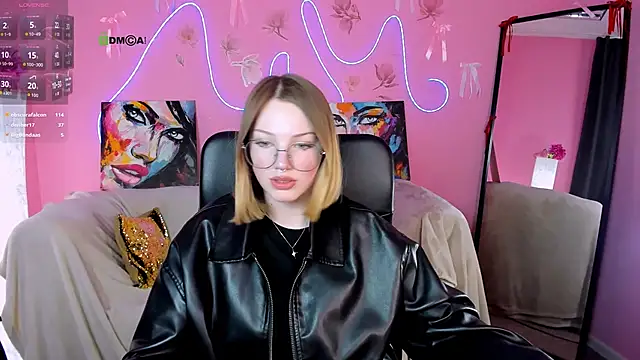 gia lee  online show from 05.12.26