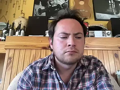 Snapshot of alecsgzz chatting on 07.17.26 alecsgzz online show from 07.17.26