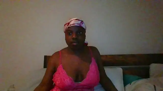 Snapshot of princesselizabeth chatting on 05.30.26 princesselizabeth online show from 05.30.26
