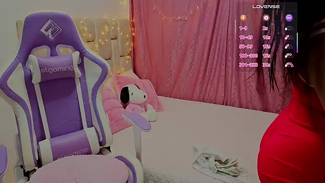 Naomilaurent online show from 05.15.26