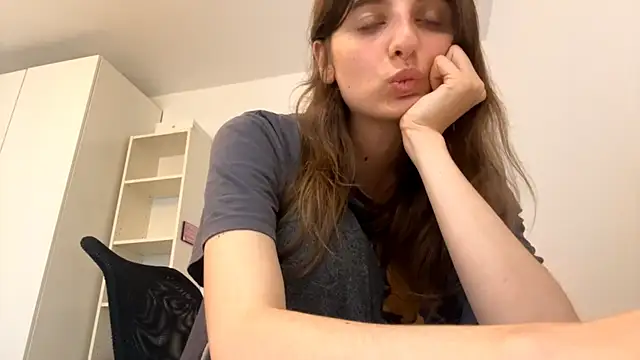 Snapshot of ActaedCottage chatting on 06.04.26 ActaedCottage online show from 06.04.26