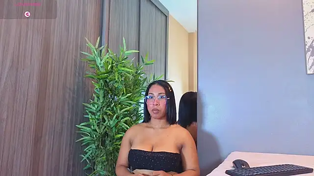 Karlie moore  online show from 05.21.26