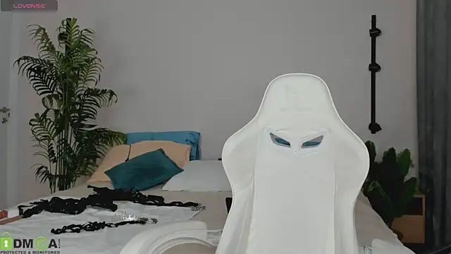 Nikki Mi1k online show from 07.18.26