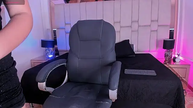 DonnaPeach online show from 05.09.26