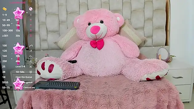 MaddyReyes online show from 06.25.26