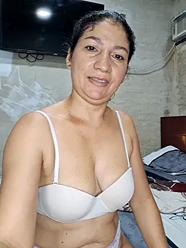 Snapshot of Rosa1079 chatting on 05.18.26 Rosa1079 online show from 05.18.26