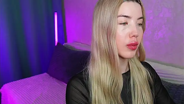 LindaThackerr online show from 05.06.26