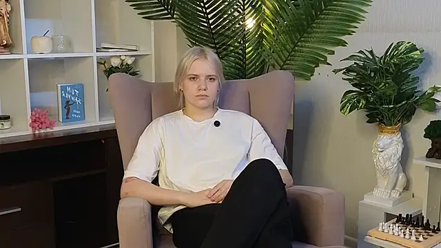JenGinanni online show from 05.07.26