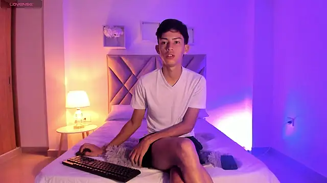 Baby noahtt online show from 06.13.26